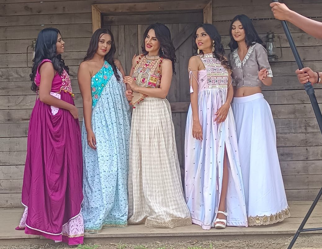 Cream Check Collar Shirt